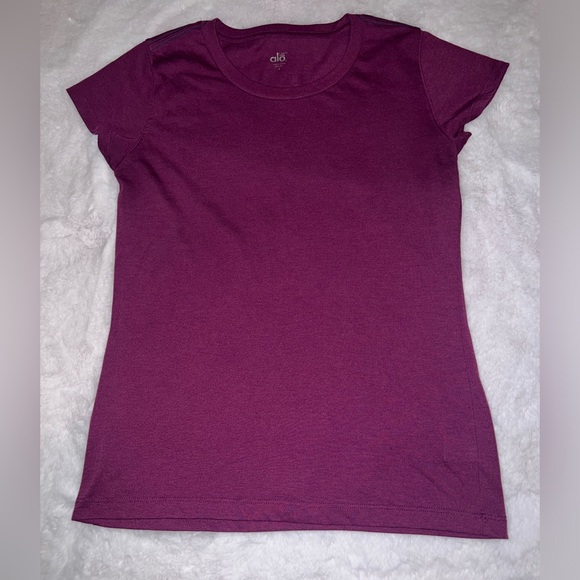 ALO Yoga Purple Women's Top - Picture 1 of 3
